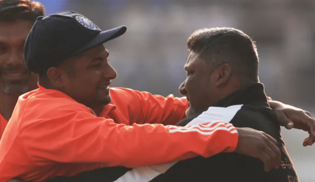 Anand Mahindra gifts a Thar to Sarfaraz Khan's father