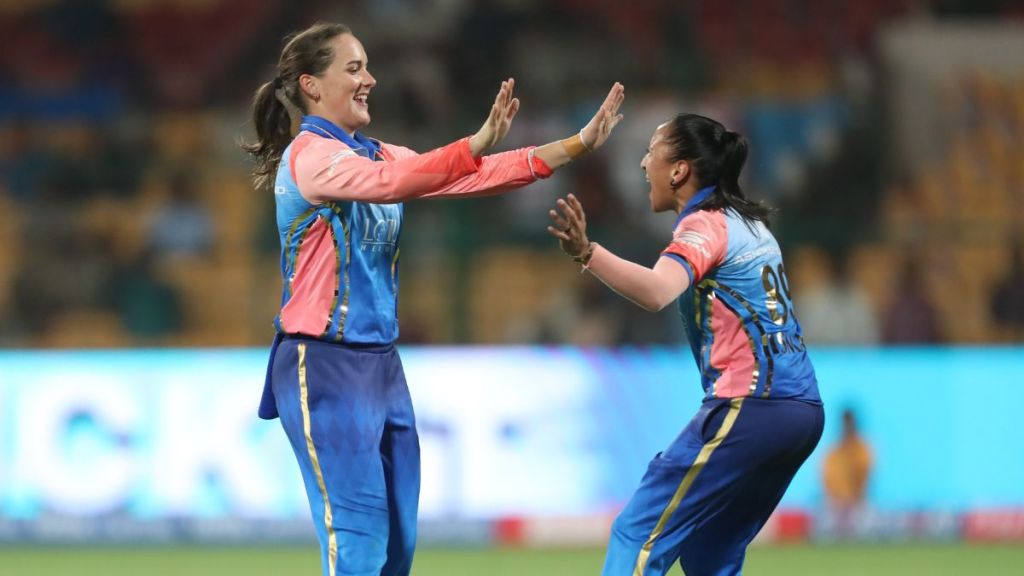 Mumbai Indians Triumph Over Gujarat Giants with Stellar Performances by Amelia Kerr and Shabnim Ismail