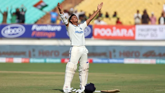 Yashasvi Jaiswal Surpasses Australian Opener Usman Khawaja, Claims Top Spot in WTC Batting Rankings