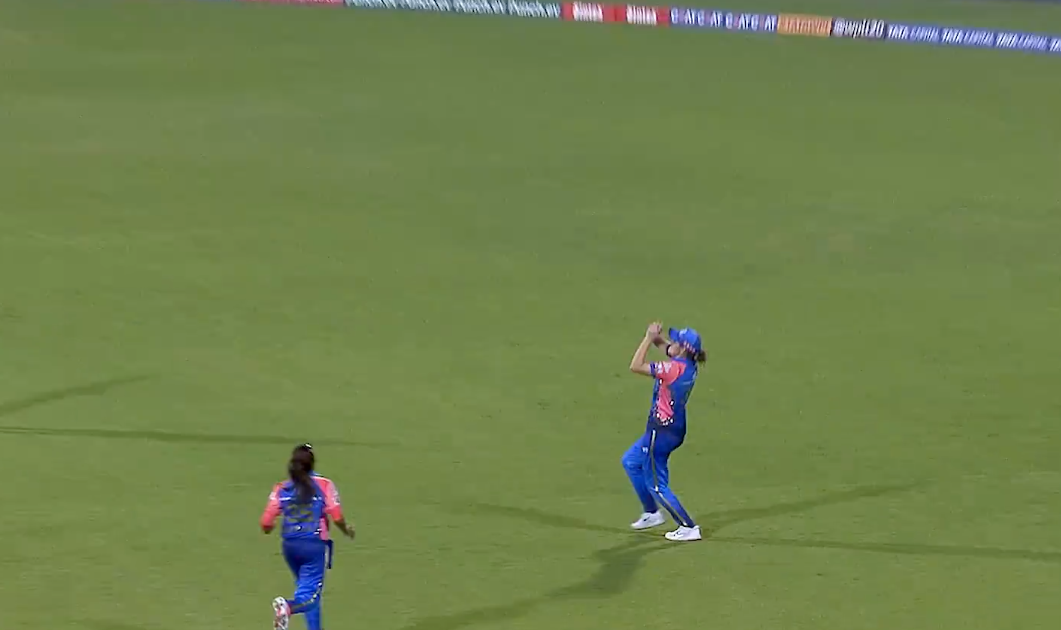 Early setback for MI as Smriti Mandhana departs early, Wong delivers crucial blow in MI vs RCB clash