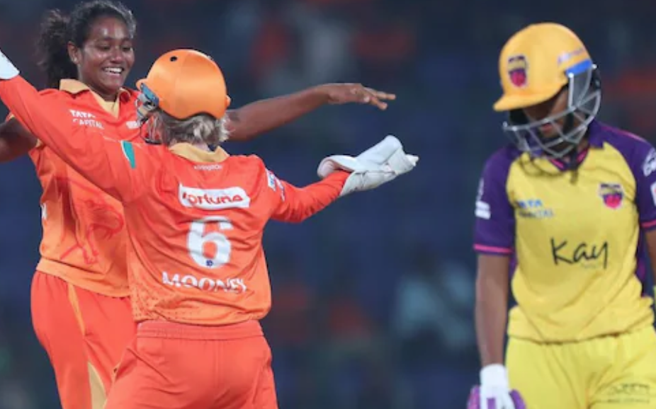 WPL 2024: Mooney, Shabnam keep Giants' playoff hopes alive