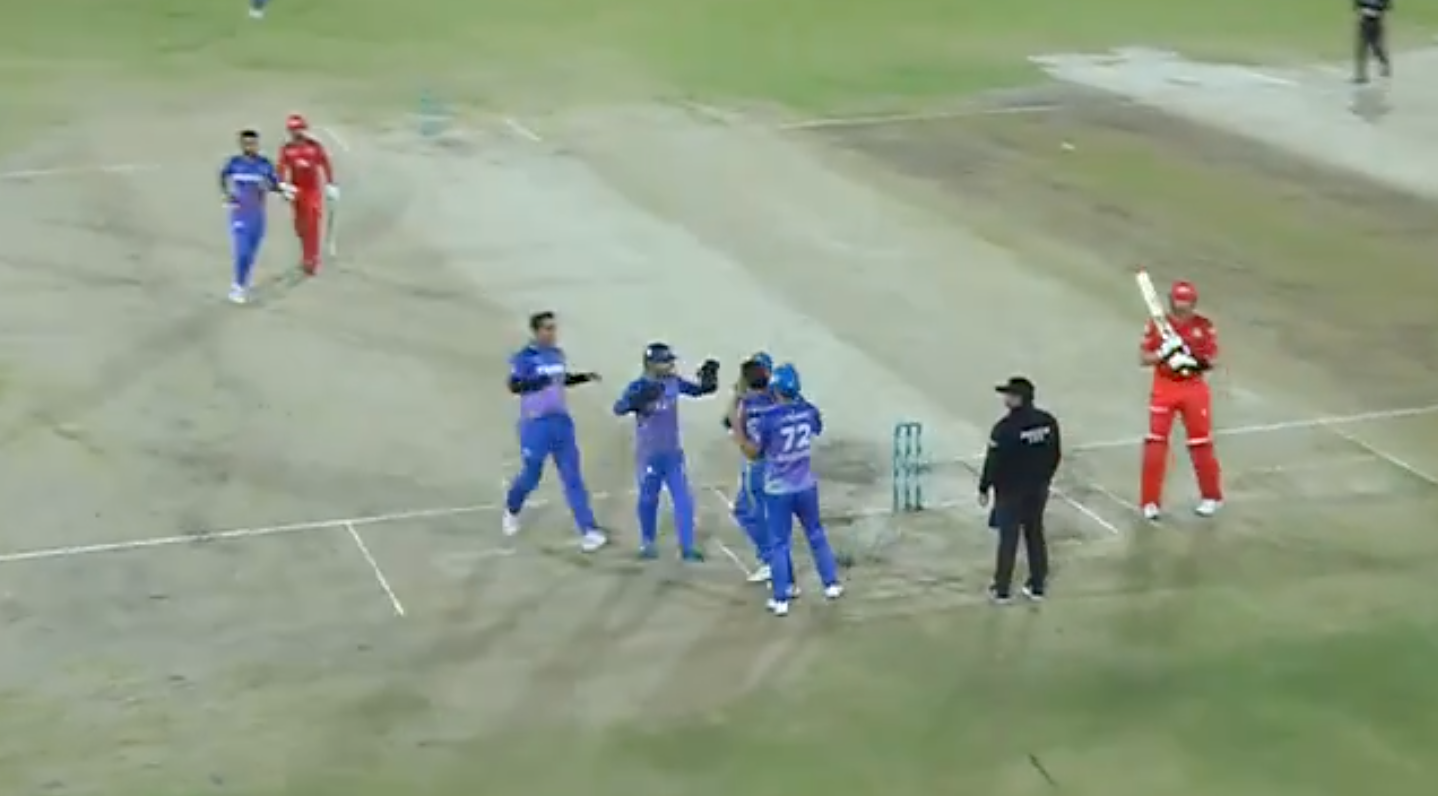 [Video] Iftikhar Ahmed bowls a superb delivery to dismiss Shadab Khan in PSL 2024 Final