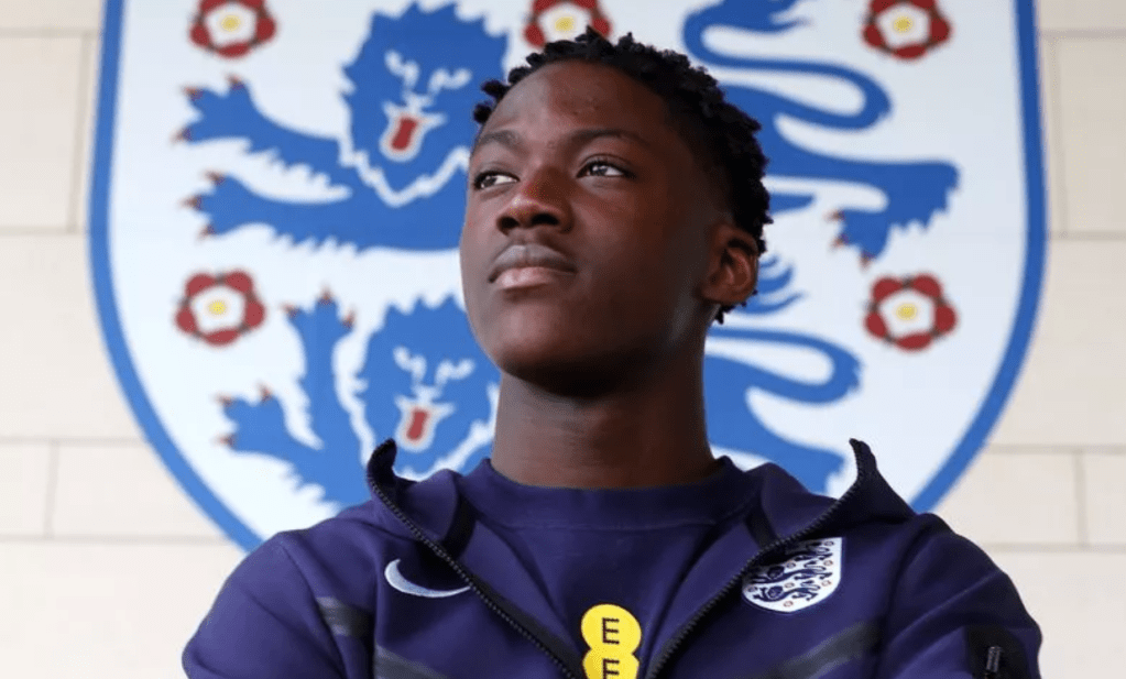 Bruno Fernandes and Man United players react to England's change of decision on Kobbie Mainoo