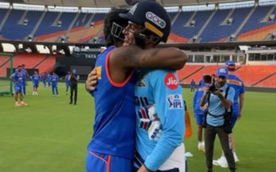 Hardik Pandya embraces Shubman Gill before GT vs. MI match in Ahmedabad
