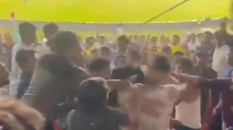 Fight Between Fans Erupts at NaMo Stadium: Hardik Pandya and Rohit Sharma Supporters Involved