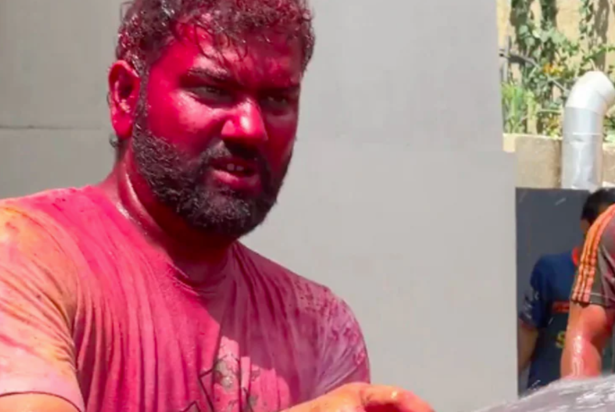 Rohit Sharma Celebrates Holi with MI Team Despite Defeat to GT