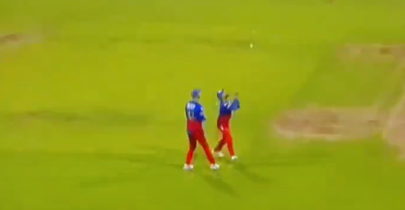 Kohli, Maxwell Nearly Bumped Catching Bairstow Off Siraj