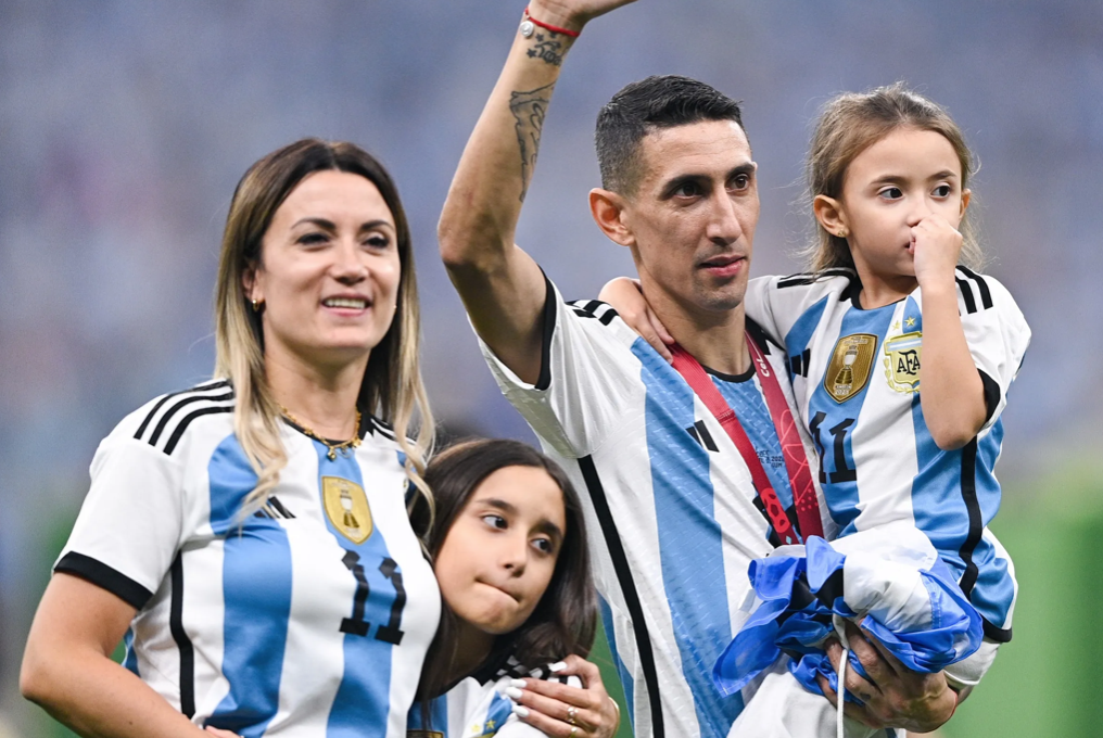 Di Maria gets warned that his family will be harmed if he plays again in Rosario, Argentina