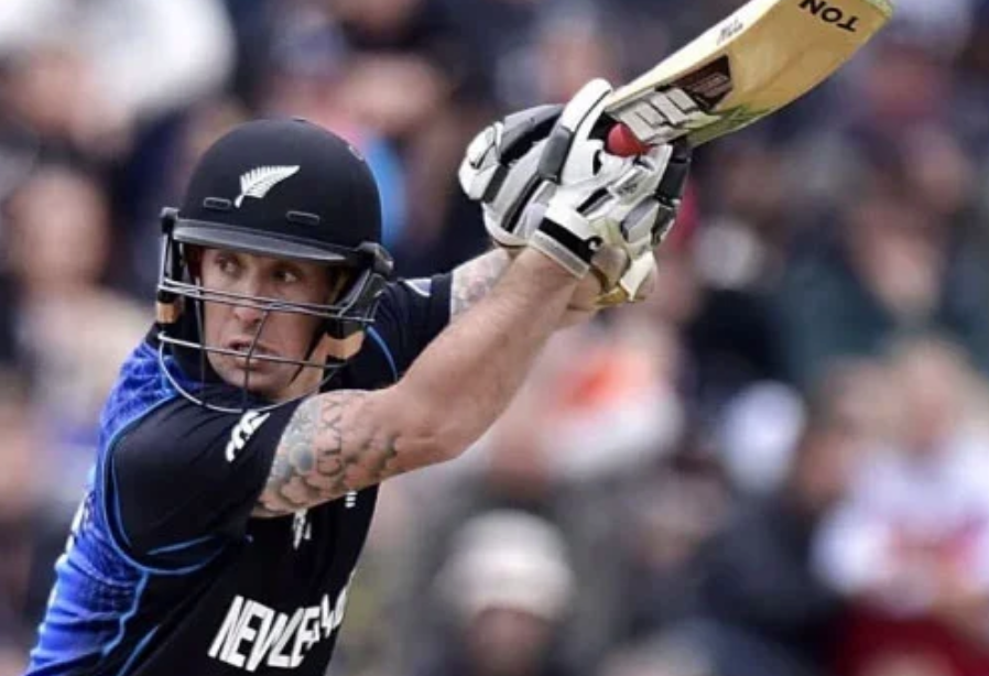 Ex-New Zealand Cricketer Luke Ronchi Discussing Becoming Pakistan's Head Coach