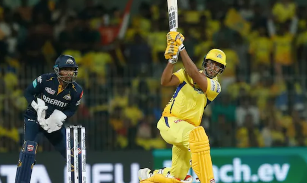 Shivam Dube raises Chepauk crowd's excitement with back-to-back sixes, outshining Virat Kohli