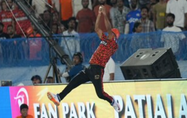 [Video] Mayank Agarwal Hit on Head While Trying to Save Six Near Boundary Line