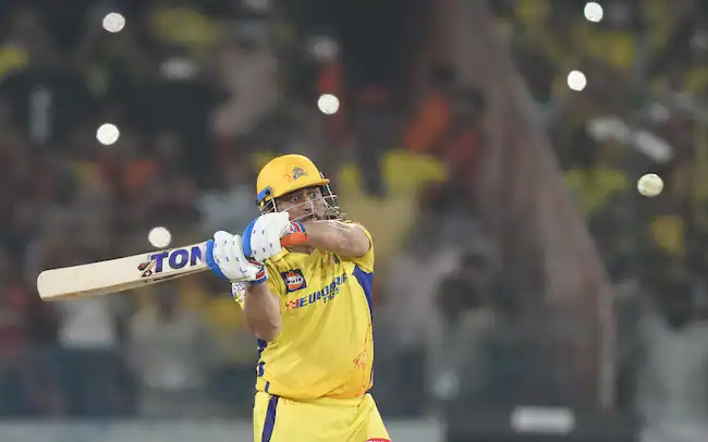 Pat Cummins Impressed by MS Dhoni's Presence