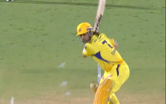 [Video] MS Dhoni Hits Impressive One-Handed Six Like Pant's Helicopter Shot After DC Captain's Move