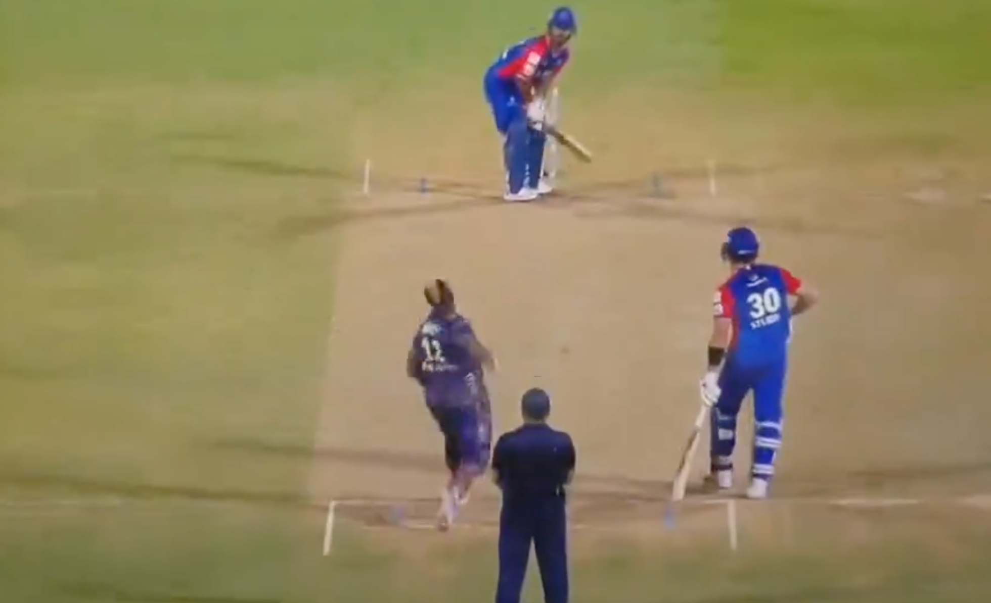 Russell Faces Counterattack as Rishabh Pant Hits Consecutive Sixes