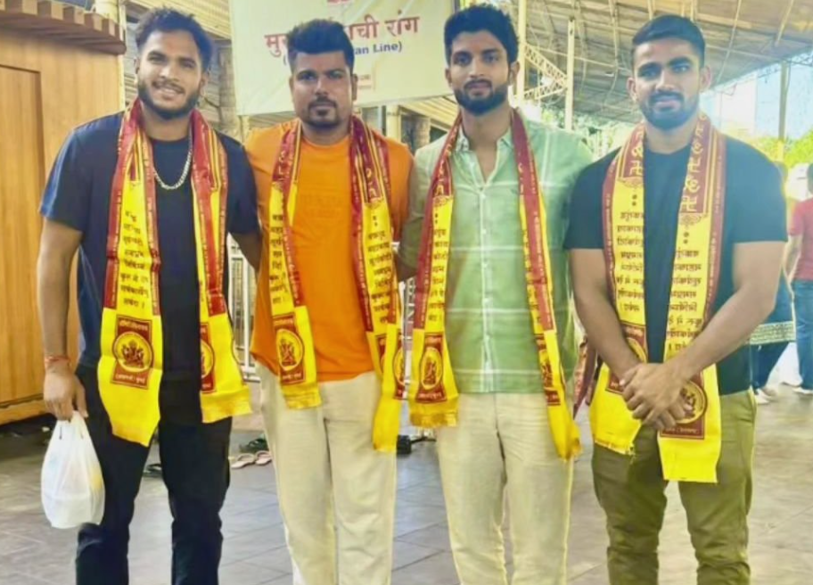 RCB Players Visit Siddhivinayak Temple Before IPL Match Against MI