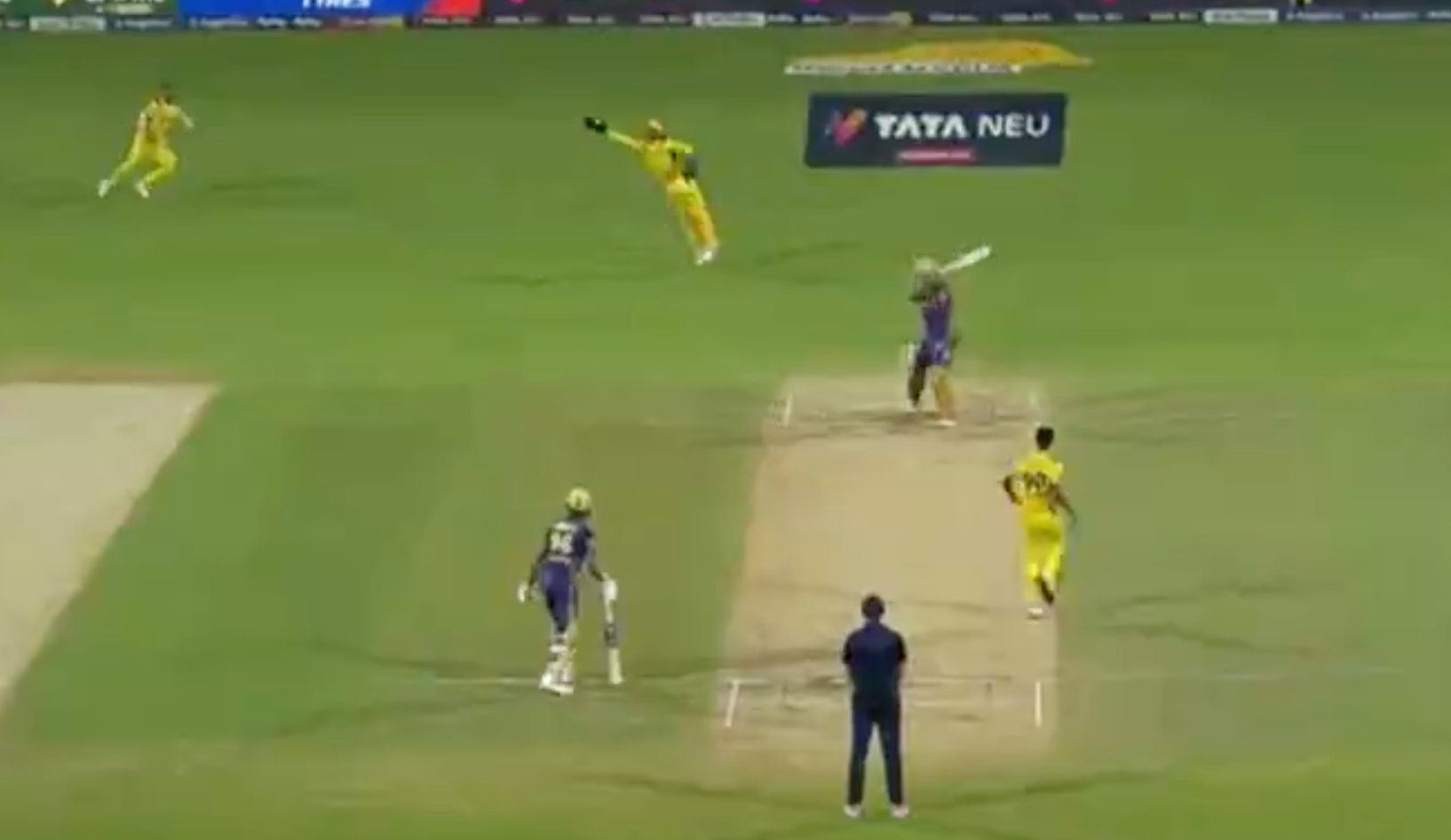 MS Dhoni Drops Easy Catch in Final IPL Season, Fans Left Disappointed [Watch]