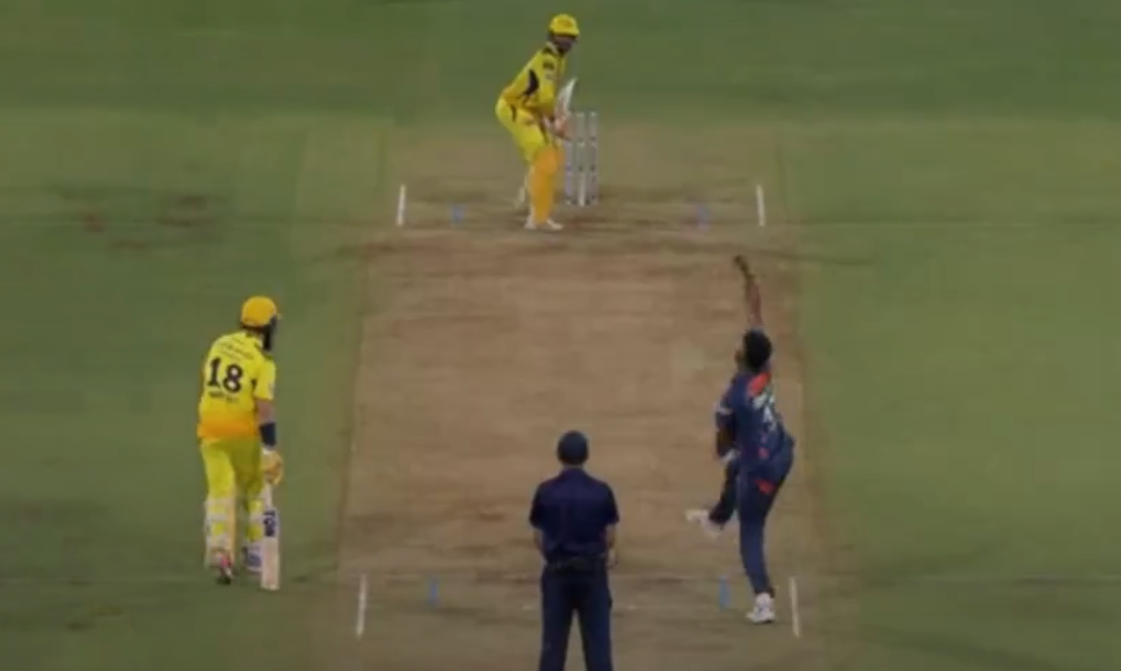 Ravindra Jadeja Scores Fifty with Lucky Six After Hooda Drops Catch Near Boundary [Video]