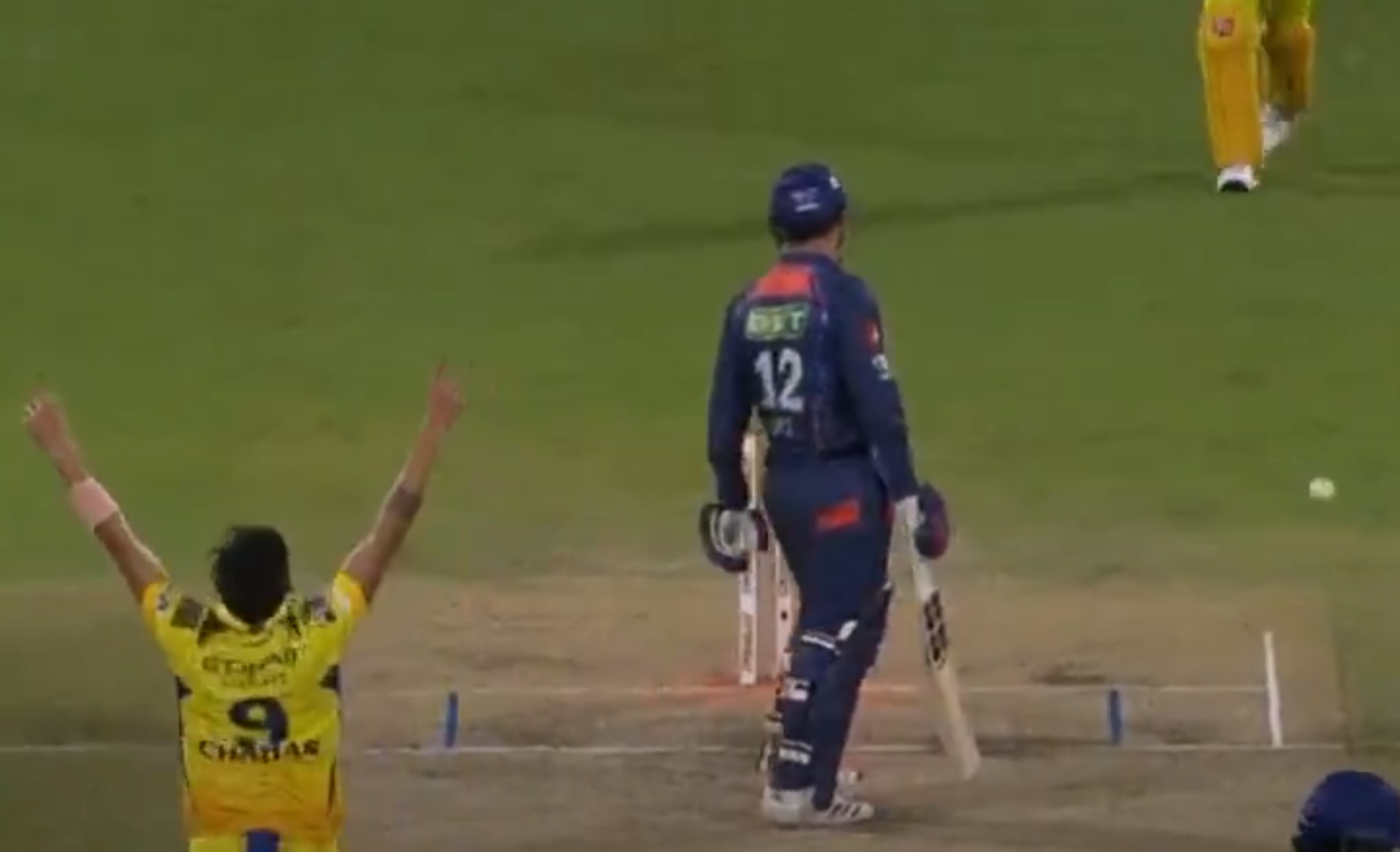 Deepak Chahar Dismisses Quinton De Kock Early