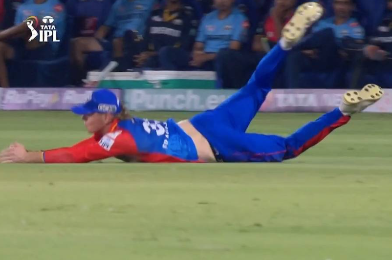 Stunning Diving Catch by Fraser-McGurk Against GT's Omarzai