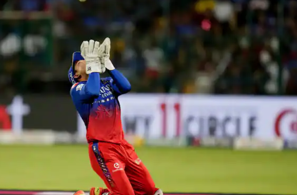 Watch as Anuj Rawat collides with the stumps in a funny moment during the SRH vs RCB IPL 2024 match