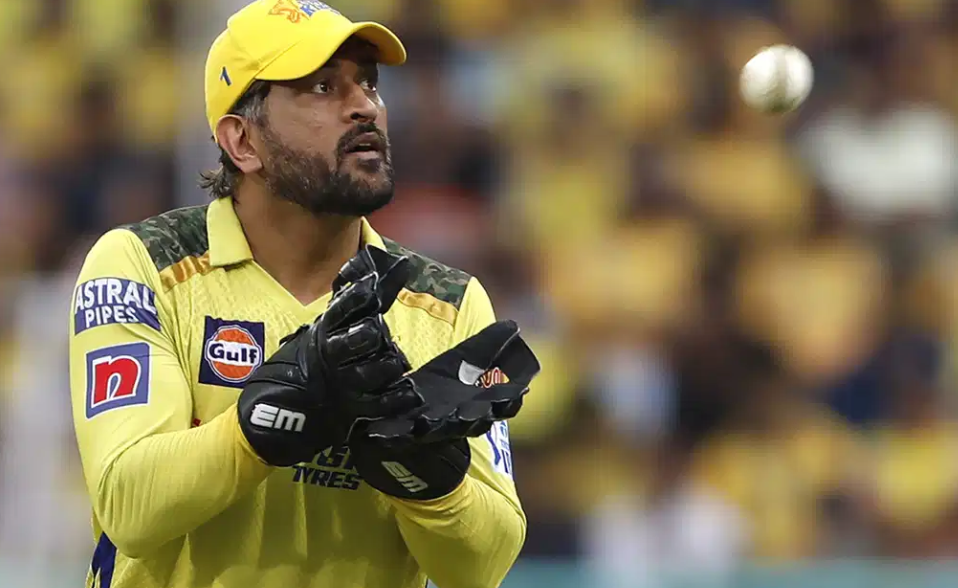 Fraudster Pretends to Be MS Dhoni to Cheat People Online