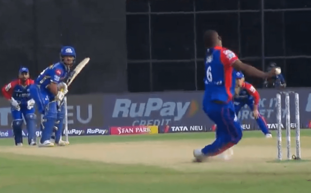 [Watch] Lizaad Williams' First IPL Delivery Begins with an Unusual Slip