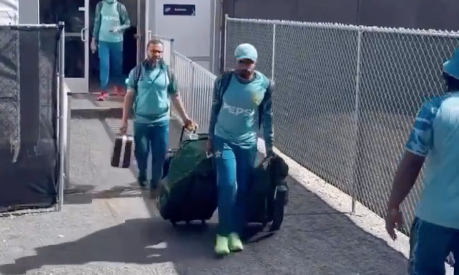 Watch: Babar Azam Greeted with 'Zimbabar' Chants After Pakistan's Loss to India
