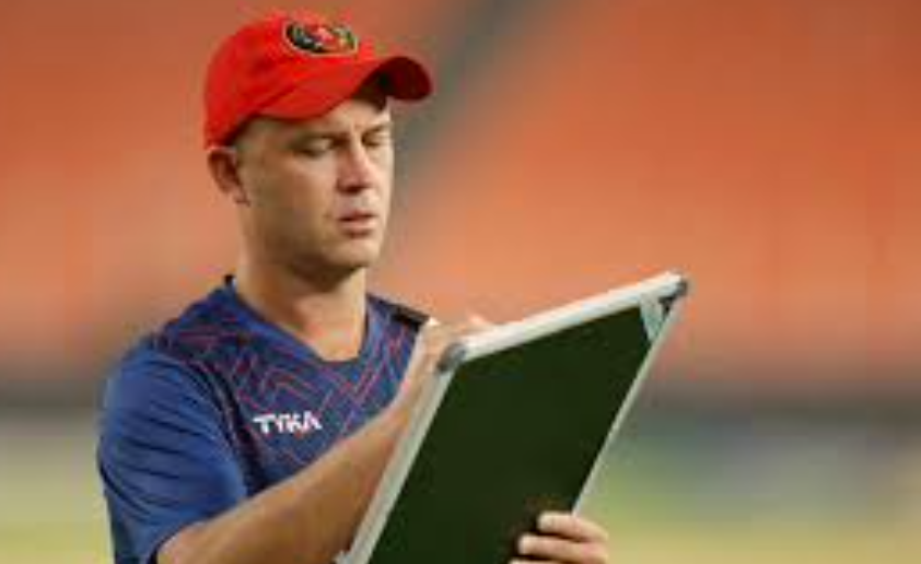 Jonathan Trott Discusses Improvements for Super 8s