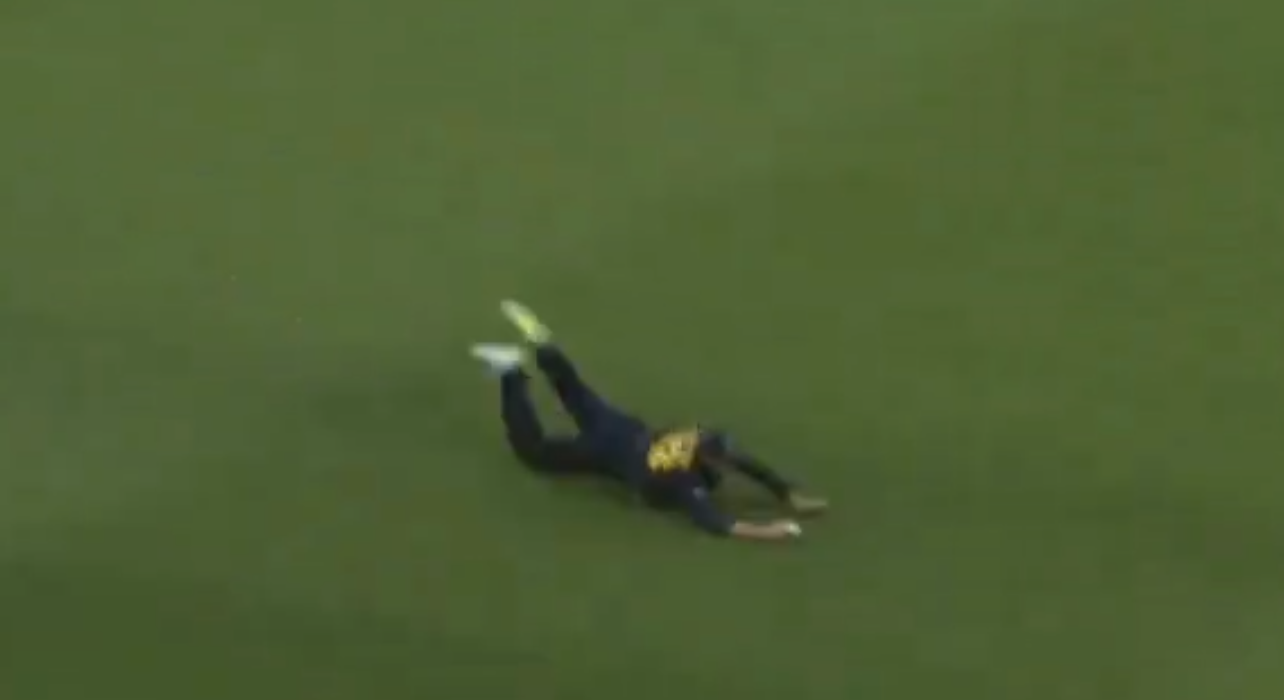 Labuschagne Takes Incredible One-Handed Catch in T20 Blast
