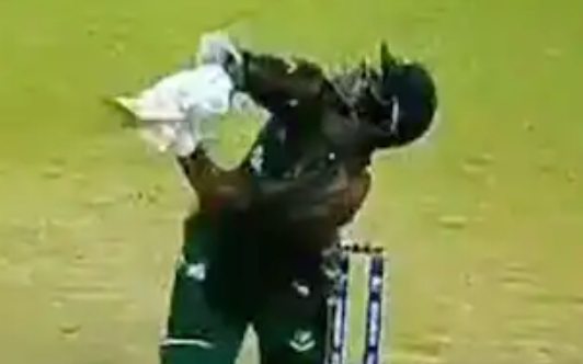 Shakib Hangs His Head In Shame As He Plays A Clueless Shot To Get Out Vs Australia