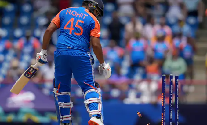 Rohit Sharma's 92 Ends with Starc's Yorker