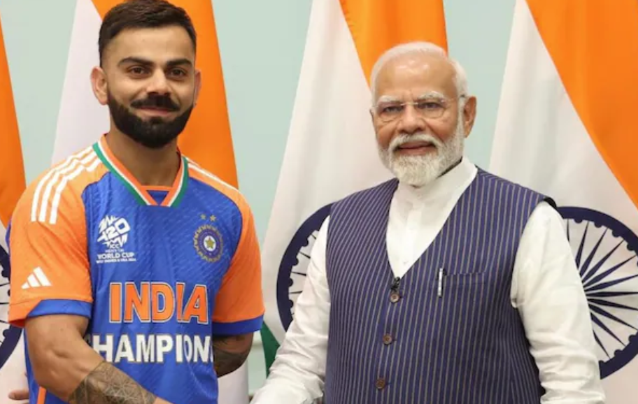 PM Modi Laughs with Rohit, Kohli, Dravid, and Poses with India's T20 World Cup Champions