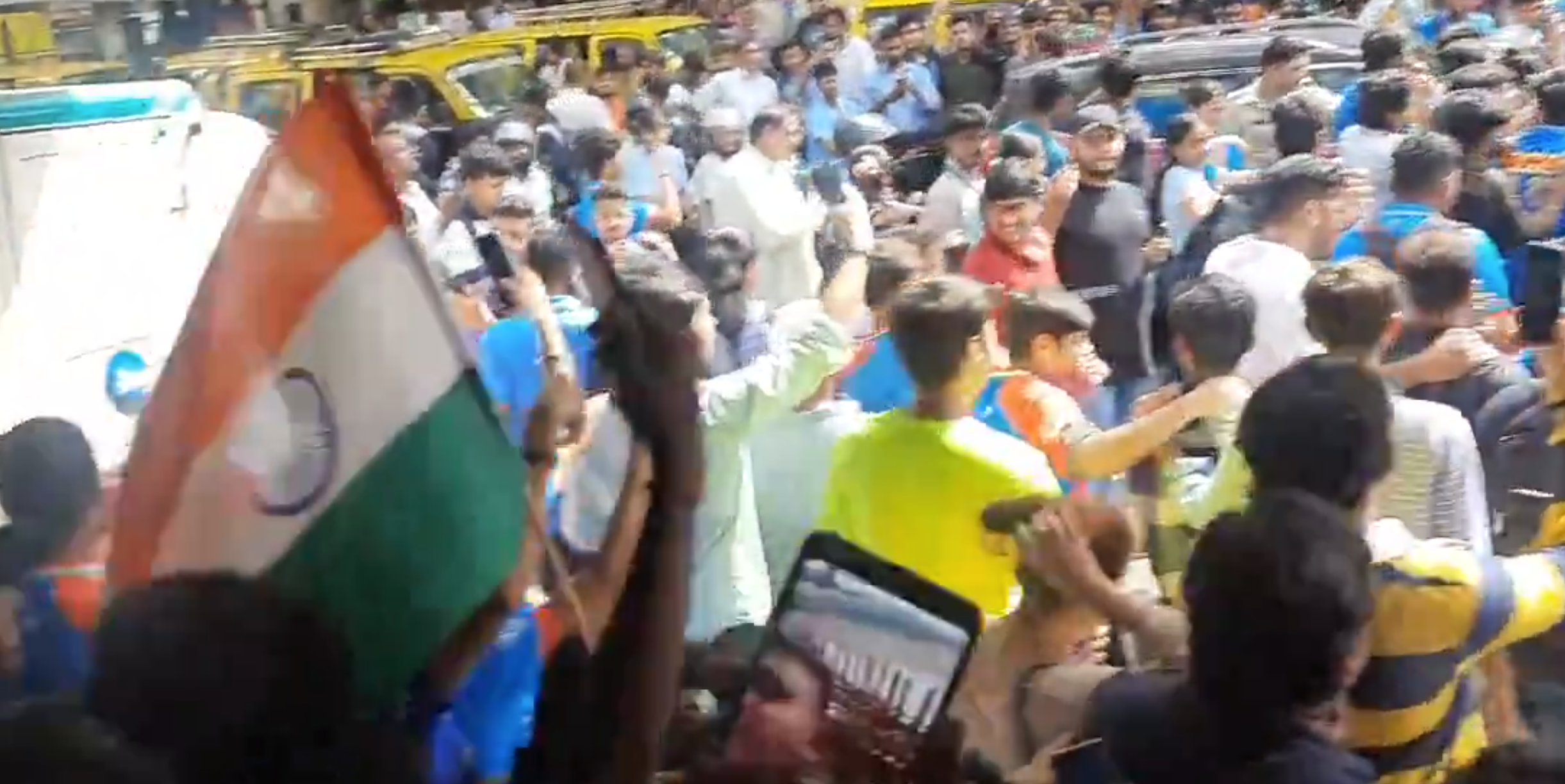 Mumbai's Enthusiastic Response to Team India's T20 World Cup 2024 Victory Parade