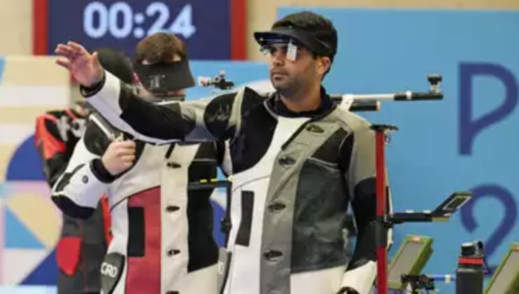 Paris 2024 Olympics Shooting: Arjun Babuta Just Misses Medal; Manu Bhaker and Sarabjot Singh in Contention for Bronze