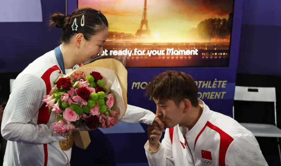 Badminton Player Huang Yaqiong Gets Marriage Proposal After Winning Gold