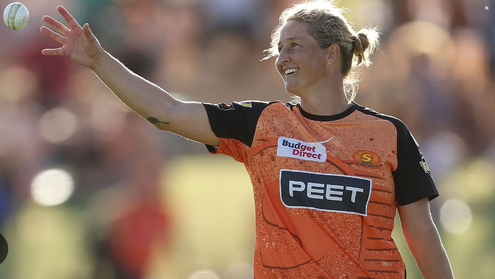 Devine Signs On with Perth Scorchers for Two More Years
