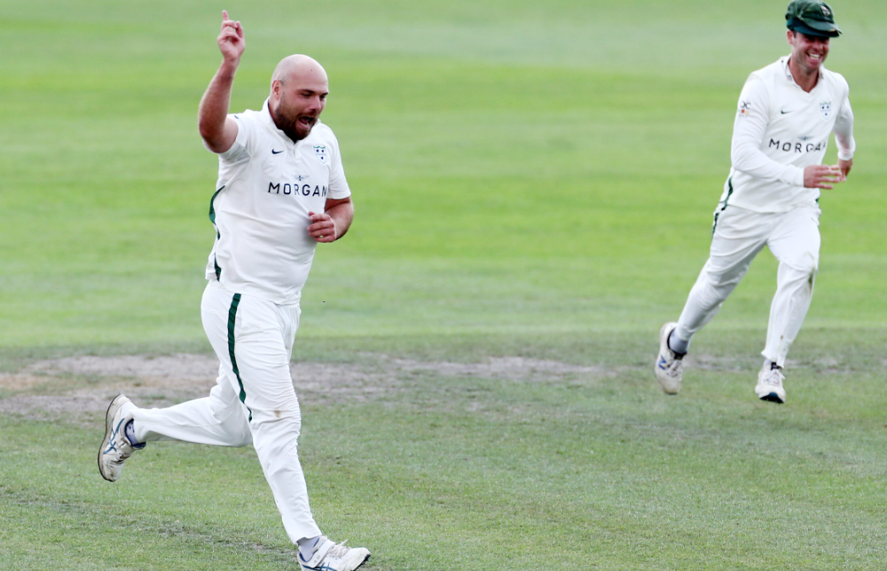 Joe Leach's six wickets put Worcestershire in control against Kent