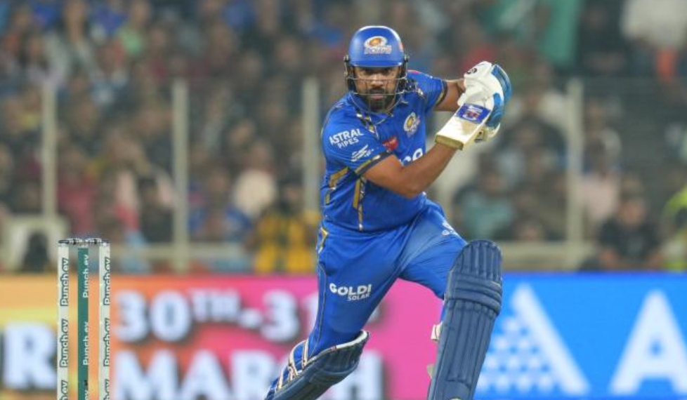 Reports Suggest Rishabh Pant's DC to Reserve 50 Crores for Rohit Sharma in IPL 2025 Auction