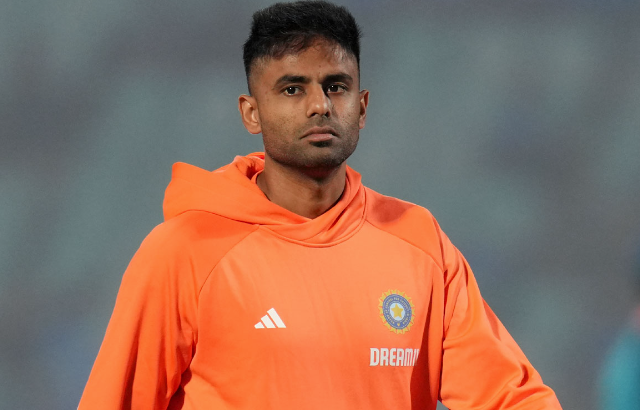 Suryakumar Yadav Injures Hand in Buchi-Babu Tournament, Casting Doubt on Duleep Trophy Participation
