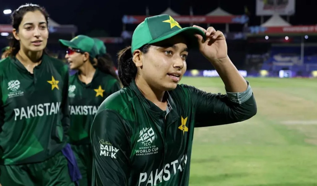 Fatima Sana is coming home from the World Cup following her father's passing