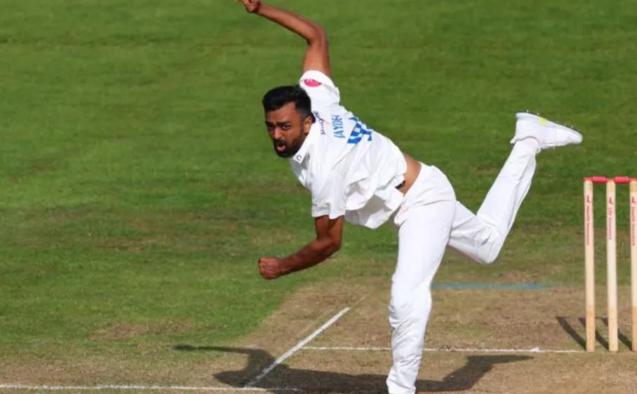 Unadkat signs contract extension with Sussex until 2026