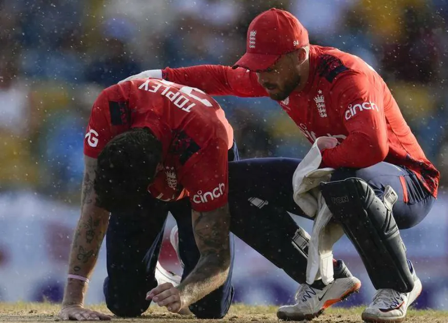 Reece Topley Ruled Out of West Indies T20I Series After Knee Injury, Faces ICC Fine