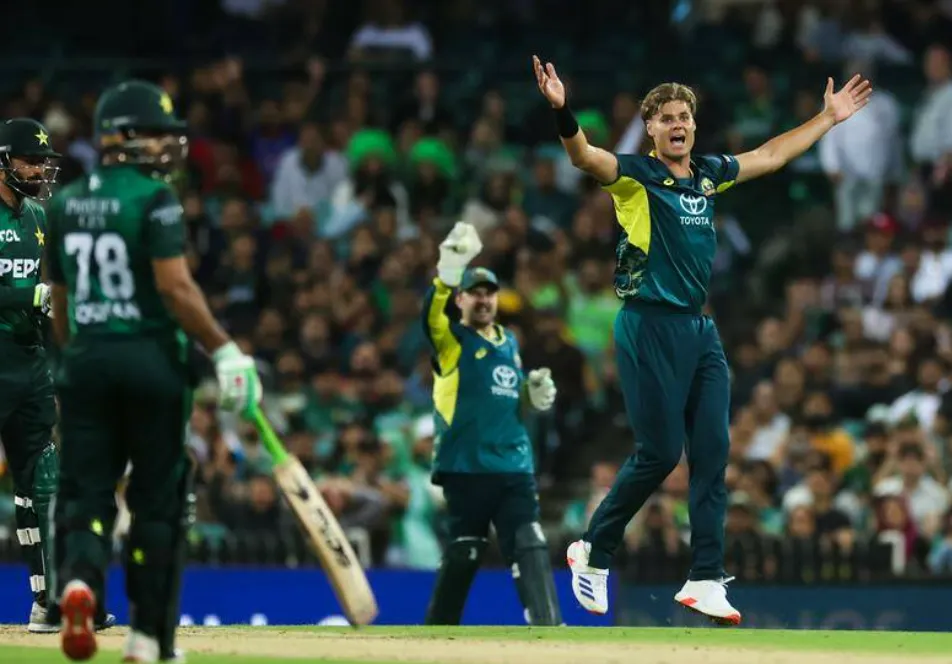 Pakistan Bat First, Jahandad Khan Makes His Debut