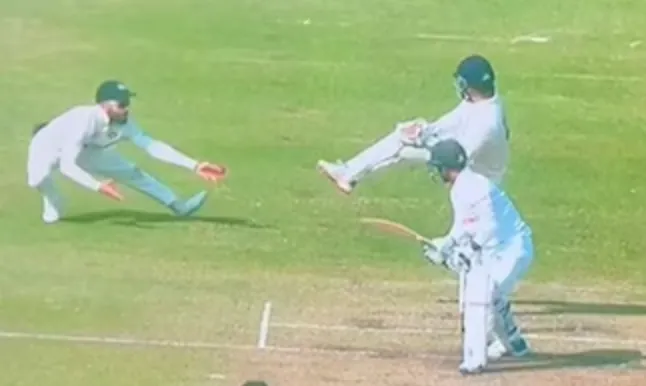 Virat Kohli drops simple catch, faces embarrassment in Perth Test