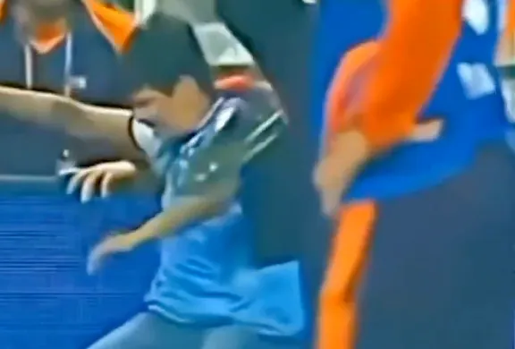 Faf du Plessis Involved in Shocking Collision, Tackled WWE-Style by Ball Boy in T10 League