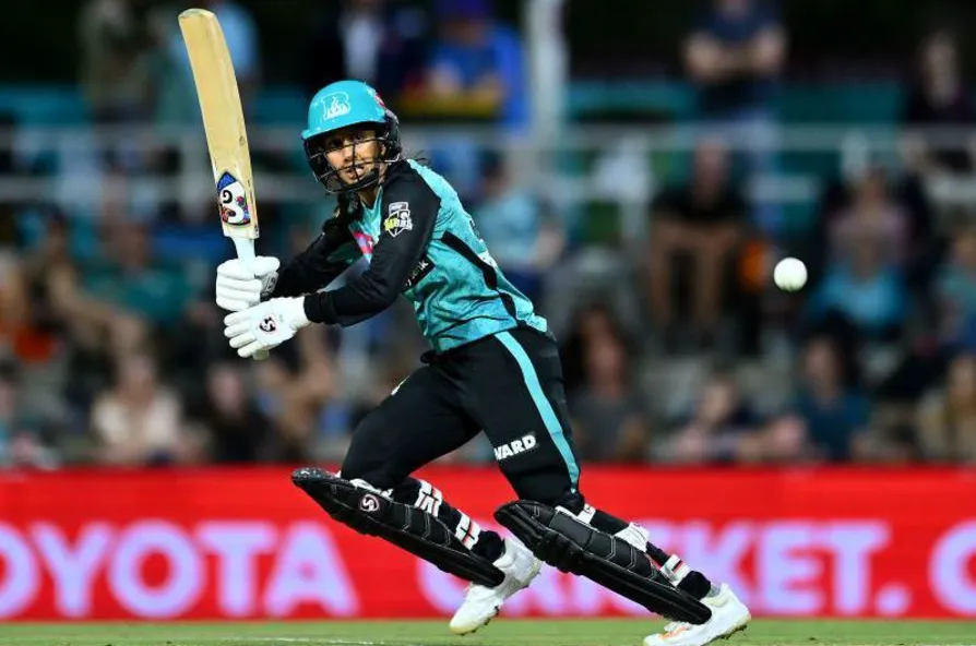 Rodrigues and Redmayne Lead Heat to WBBL Final with Dominant Win Over Thunder