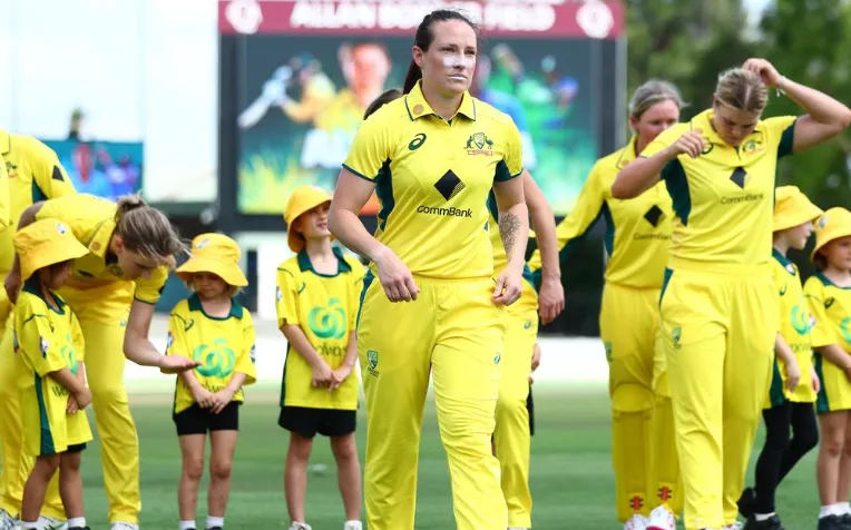 Schutt's 5-Wicket Haul Sends India Tumbling to 100 in ODI Series Opener
