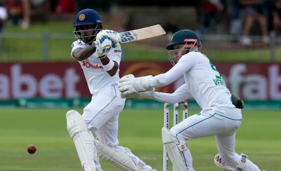 Paterson takes three wickets in one over to crush Sri Lanka's progress
