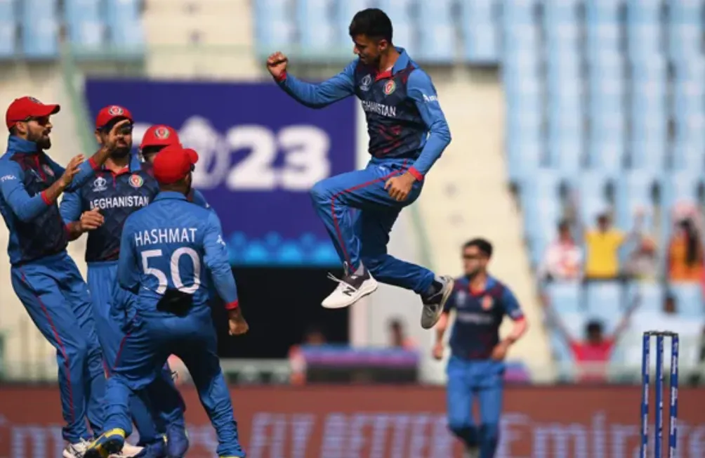 Mujeeb back as Afghanistan choose to bat in Harare