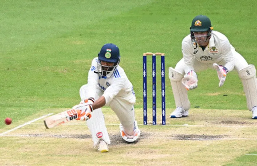 Rahul and Jadeja Fight Back as India Avoid Follow-On in Third Test Against Australia